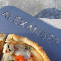 Pizzaschieber Mit Wunschname Aus Edelstahl 28 X 44 Cm -Kamiladen Verkäufe 40001780 pizzaschieber mit wunschname 01