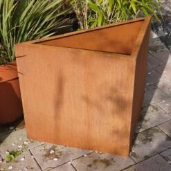 Kamiladen Verkäufe -Kamiladen Verkäufe 40005501 edelrost hochbeet dreieckig cortenstahl 01