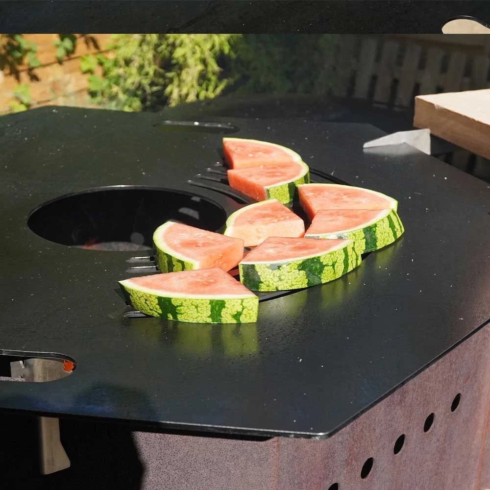 Feuerplatte Grillplatte Mit Integriertem Rost 6-eckig Ø 98 Cm Design 1 – Bild 5