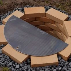 Feuerplatte Halbrund 55 Cm Für Feuerstelle Medina Ø 74 Cm 6 Feuerplatte Halbrund 55 Cm Für Feuerstelle Medina Ø 74 Cm -Kamiladen Verkäufe feuerplatte halbrund 55 cm f r feuerstelle medina 74 cm schamotte shop 1