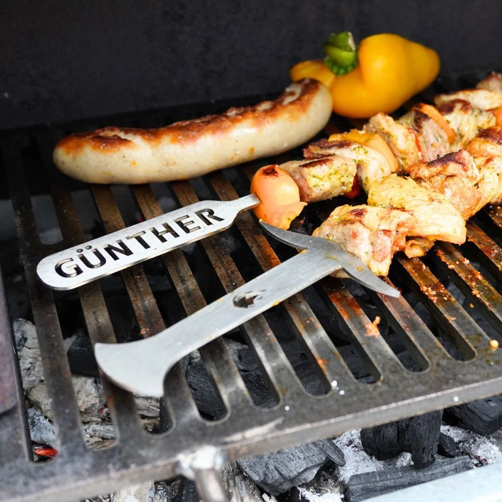 Grillspieße Mit Wunschname Negativ Im 2er Set Aus Edelstahl – Bild 2