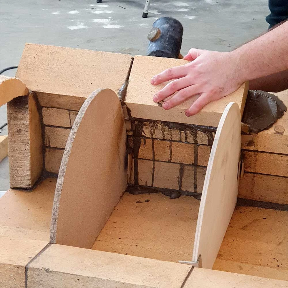 Schamottstein 2H06 Wölber 250x123x68/62mm 45 Stück 3 Schamottstein 2H06 Wölber 250x123x68/62mm 45 Stück – Bild 3